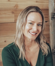Book an Appointment with Lara Tisseur for Acupuncture & Traditional Chinese Medicine