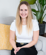 Book an Appointment with Lilien Kovács-Hélisz for Free Consultation