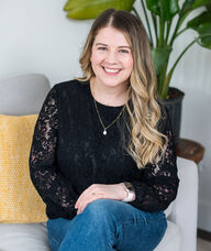 Book an Appointment with Yenny Paez (Graduate Intern) for Free Consultation