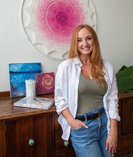 Book an Appointment with Laken Burbidge for Art Psychotherapy