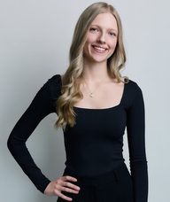 Book an Appointment with Hannah den Ouden for Pilates